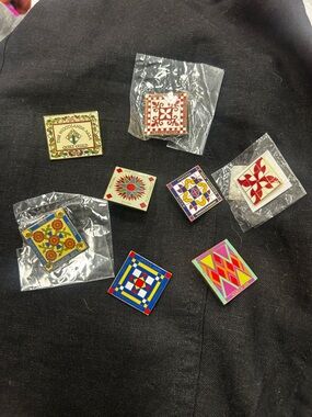 Quilt festival pins